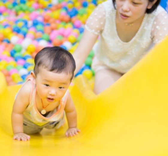 supermarket child baby boy mother 1593131
